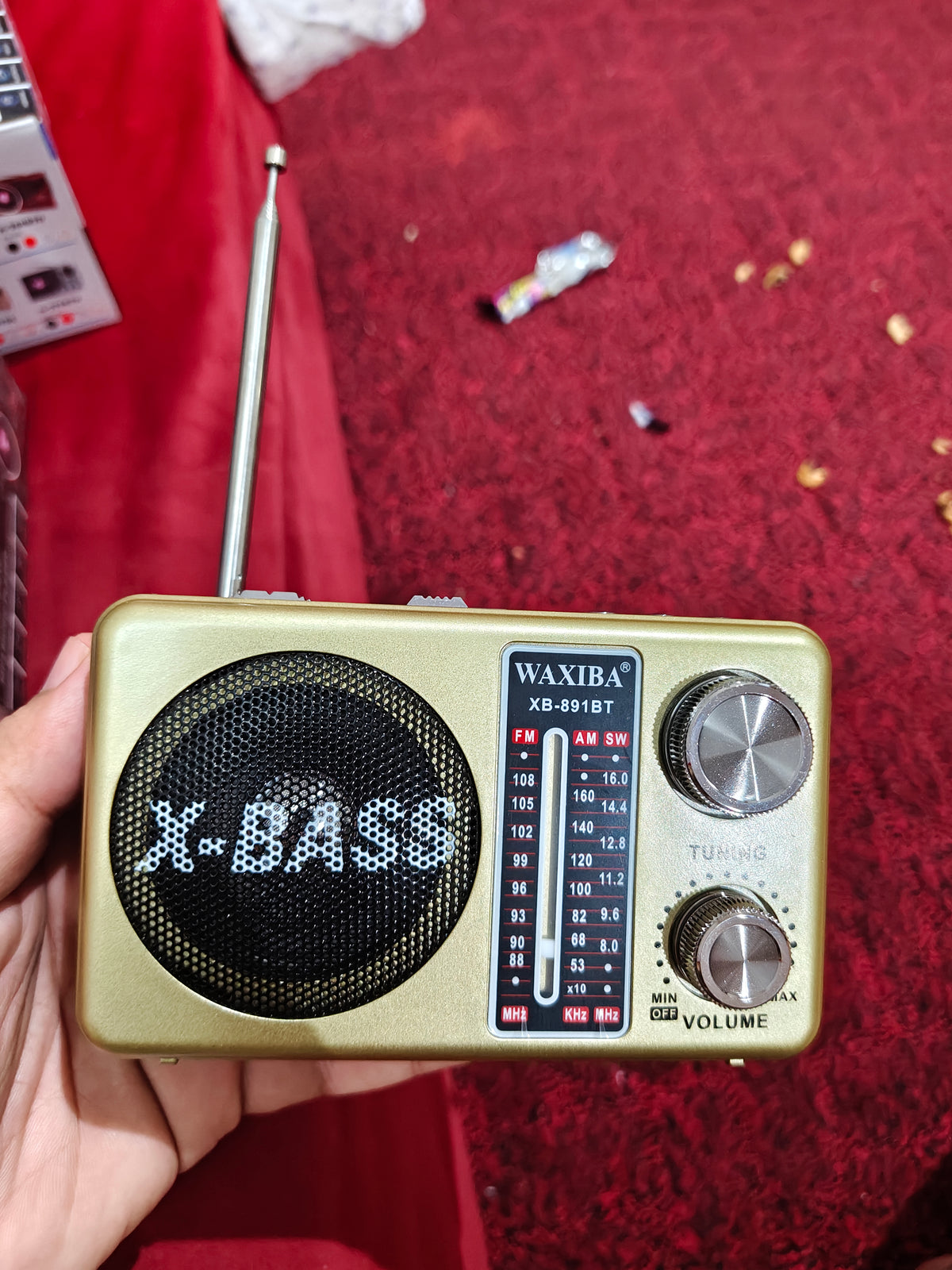 WAXIBA XB-891BT Retro Portable Radio | Bluetooth, FM/AM/SW, MP3 & Built-in LED Torch