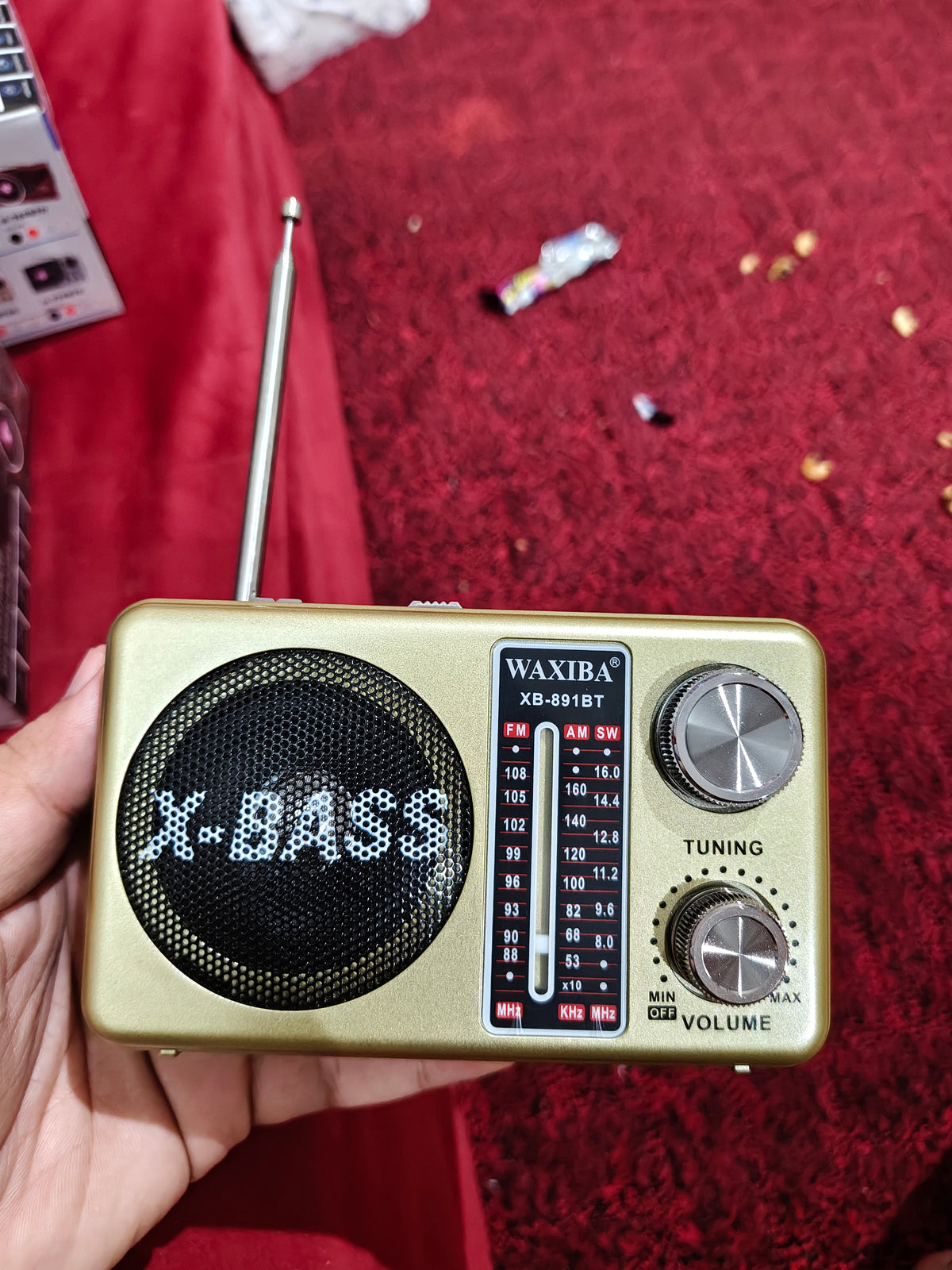 WAXIBA XB-891BT Retro Portable Radio | Bluetooth, FM/AM/SW, MP3 & Built-in LED Torch