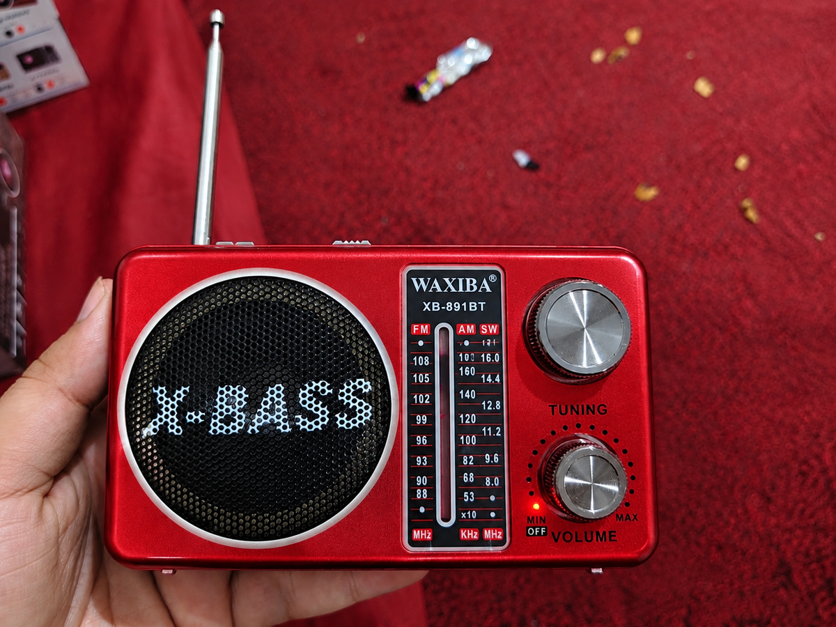 WAXIBA XB-891BT Retro Portable Radio | Bluetooth, FM/AM/SW, MP3 & Built-in LED Torch