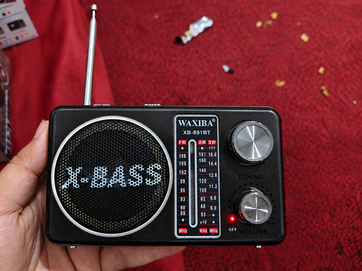 WAXIBA XB-891BT Retro Portable Radio | Bluetooth, FM/AM/SW, MP3 & Built-in LED Torch